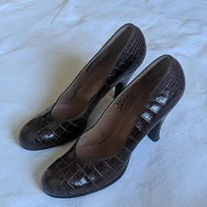 Vintage 50s Bullock's Wilshire crocodile pumps